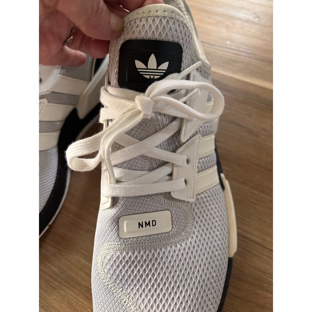Adidas NMD G1 sneakers men’s 9 white and black. - Picture 5 of 9